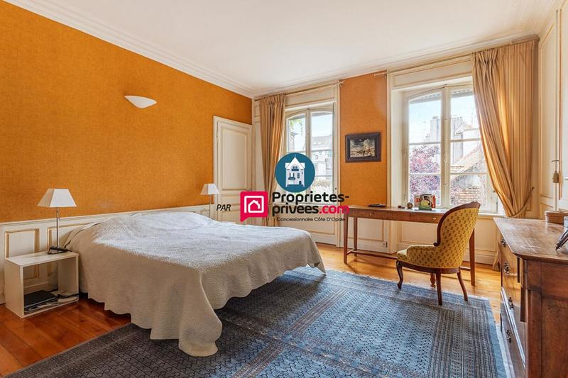 Maison - 388 m² - 15 pièces