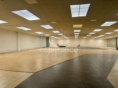 Local d'activité / Entrepôt - 1 650 m² - 5 pièces