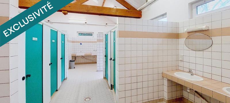 Local commercial - 142 m² - 7 pièces