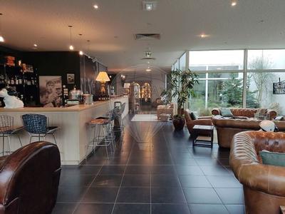 Hôtellerie / Restauration - 2 000 m² - 40 pièces