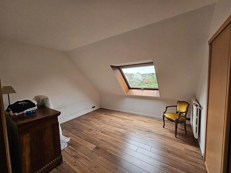 Maison - 152 m² - 9 pièces