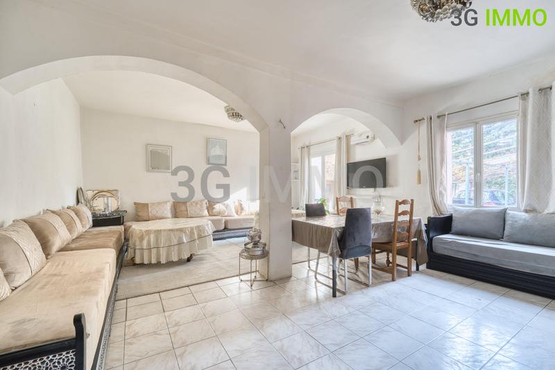 Immeuble - 246 m² - 9 pièces