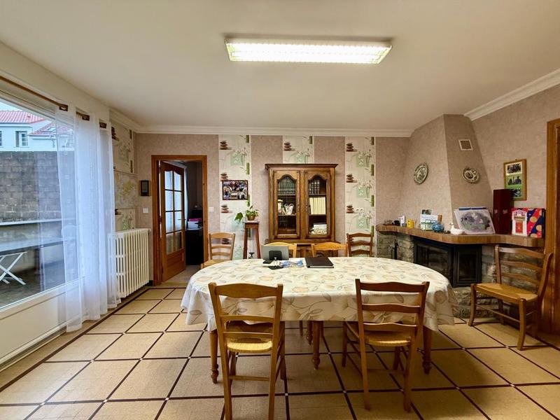 Maison - 181 m² - 7 pièces
