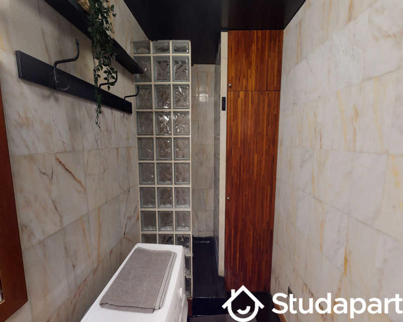 Chambre - 150 m² - 1 pièce