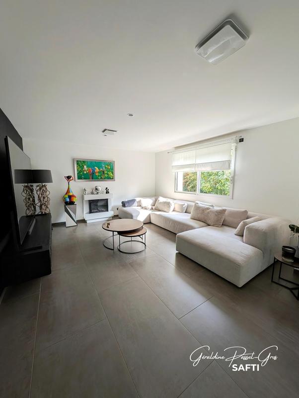 Maison - 200 m² - 6 pièces