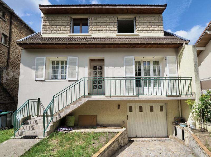 Maison traditionnelle - 154 m² - 7 pièces