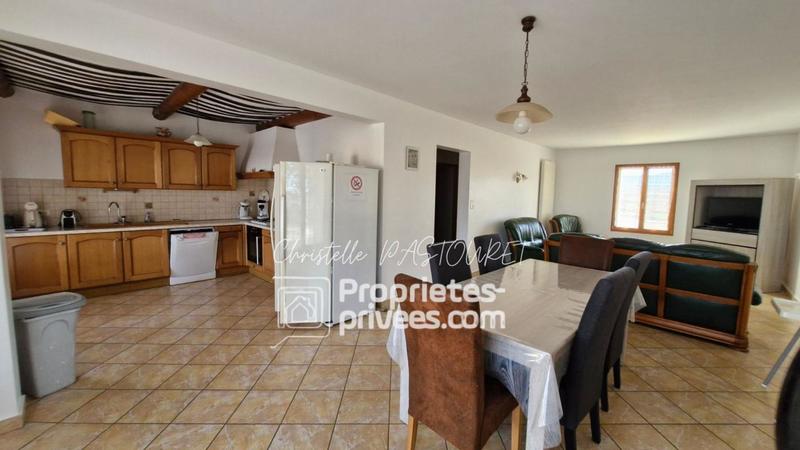 Propriété - 900 m² - 28 pièces