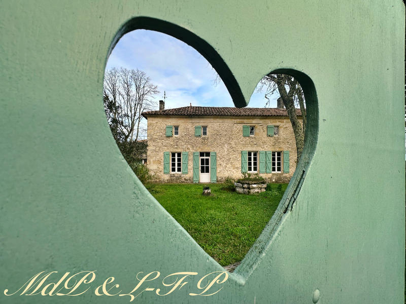 Maison - 247 m² - 9 pièces