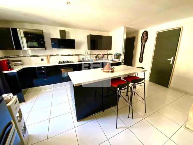 Appartement - 115 m² - 4 pièces