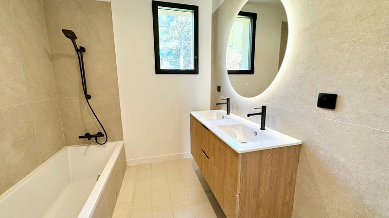 Maison - 164 m² - 5 pièces