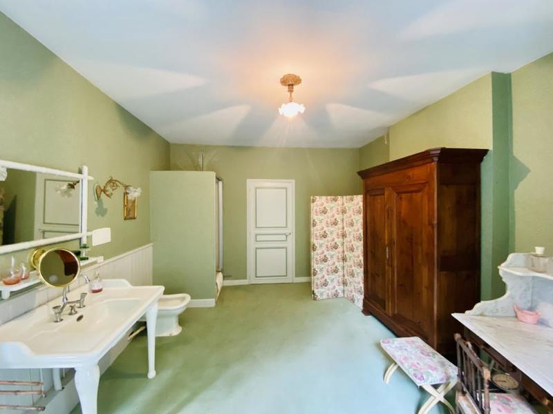 Maison - 400 m² - 11 pièces