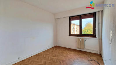 Appartement - 95 m² - 5 pièces