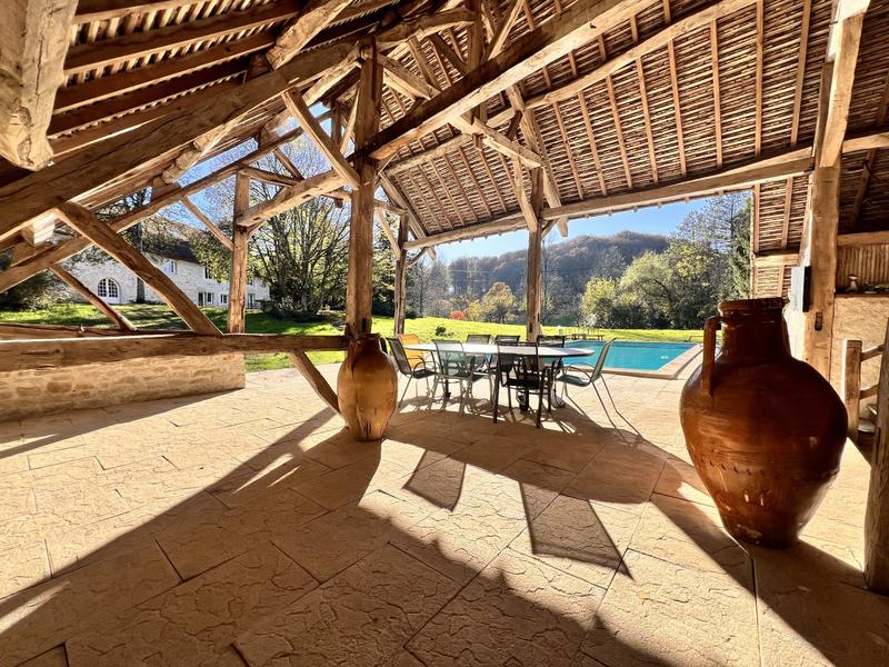 Maison - 430 m² - 10 pièces