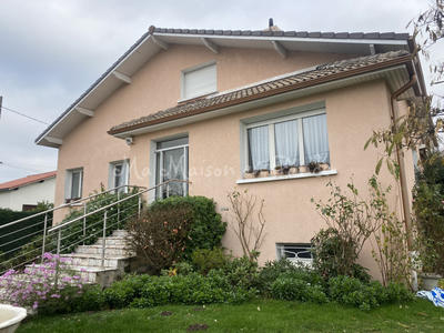 Maison - 200 m² - 7 pièces