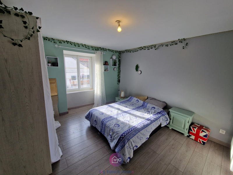 Maison - 168 m² - 9 pièces