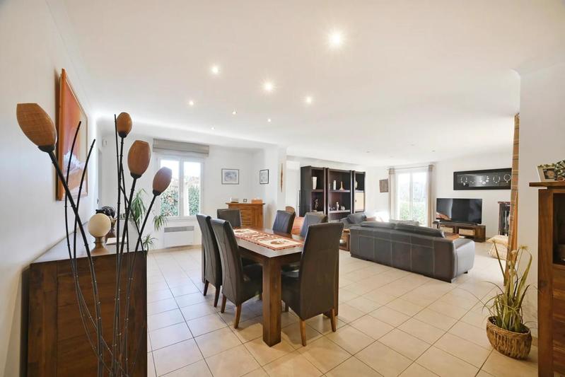 Maison - 150 m² - 5 pièces