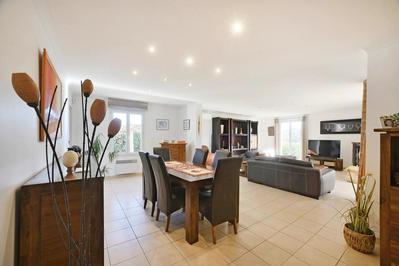 Maison - 150 m² - 5 pièces