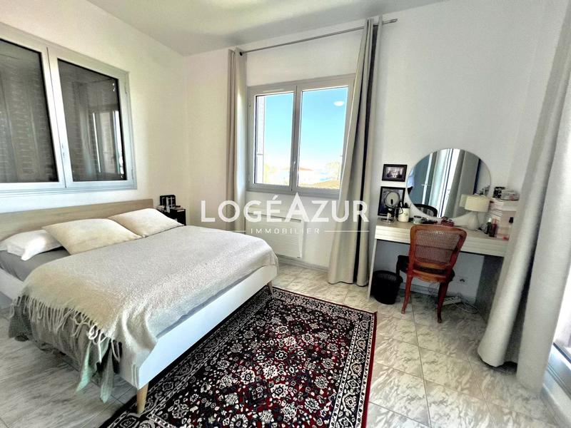 Villa - 262 m² - 9 pièces