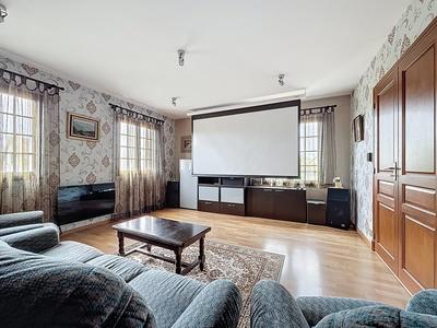 Maison - 212 m² - 8 pièces