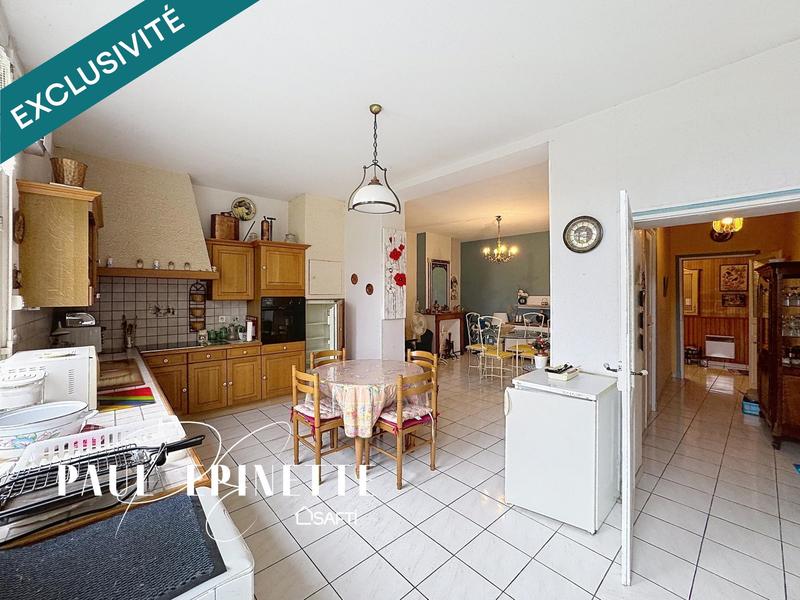 Maison - 298 m² - 8 pièces