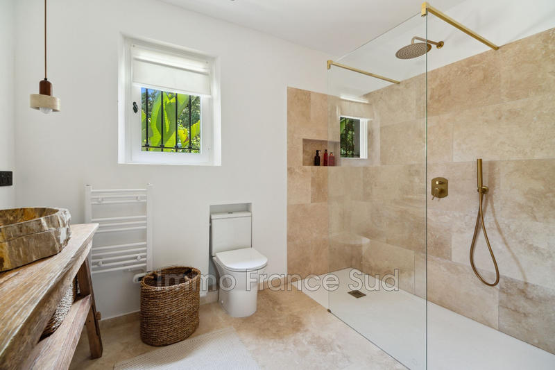 Villa - 200 m² - 8 pièces