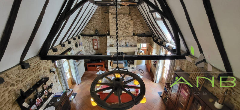 Maison - 330 m² - 12 pièces