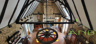 Maison - 330 m² - 12 pièces