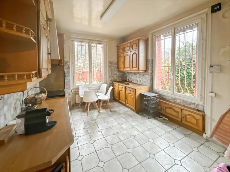 Maison - 263 m² - 8 pièces