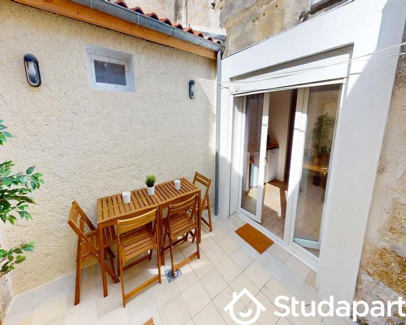 Chambre - 80 m² - 1 pièce