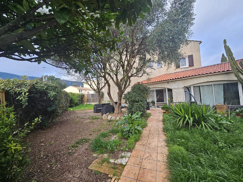 Maison traditionnelle - 100 m² - 4 pièces