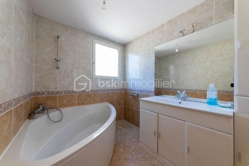 Villa - 153 m² - 9 pièces