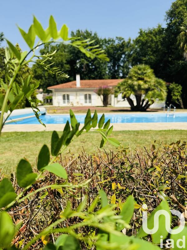 Maison - 214 m² - 8 pièces