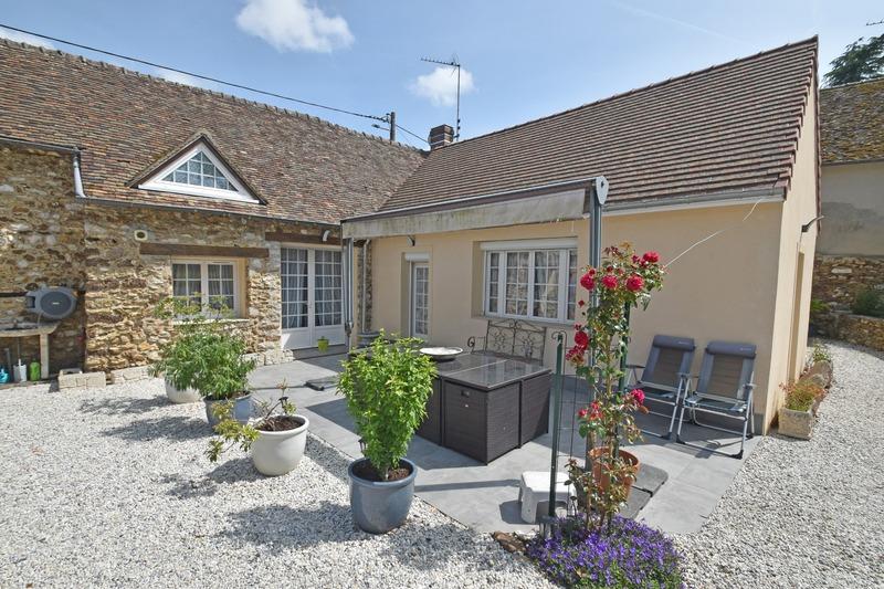 Maison - 232 m² - 8 pièces