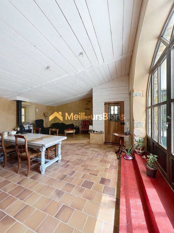 Propriété - 115 m² - 6 pièces