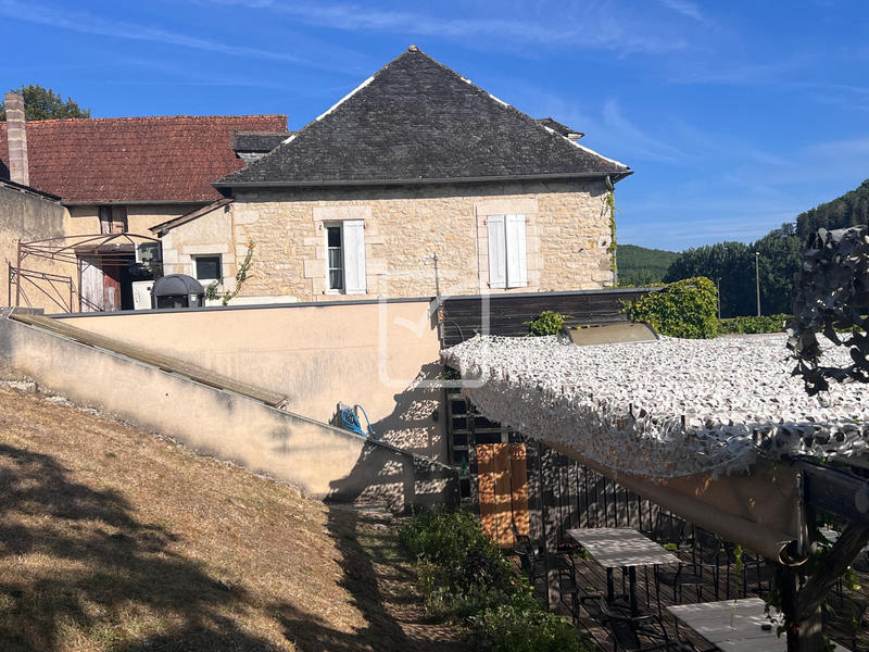 Maison de village - 250 m² - 10 pièces