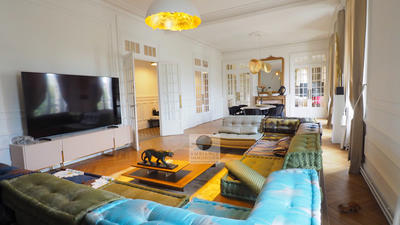 Appartement - 371 m² - 11 pièces