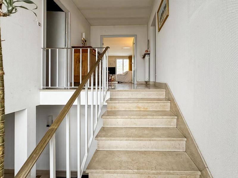 Maison - 240 m² - 10 pièces