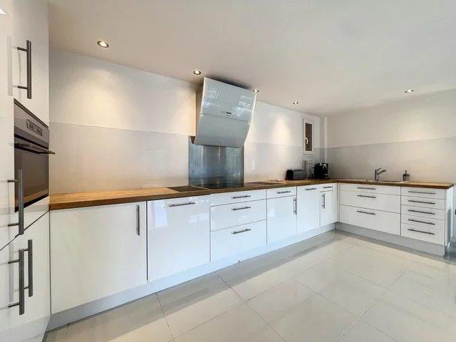 Châlet - 200 m² - 6 pièces