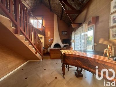 Maison - 215 m² - 7 pièces