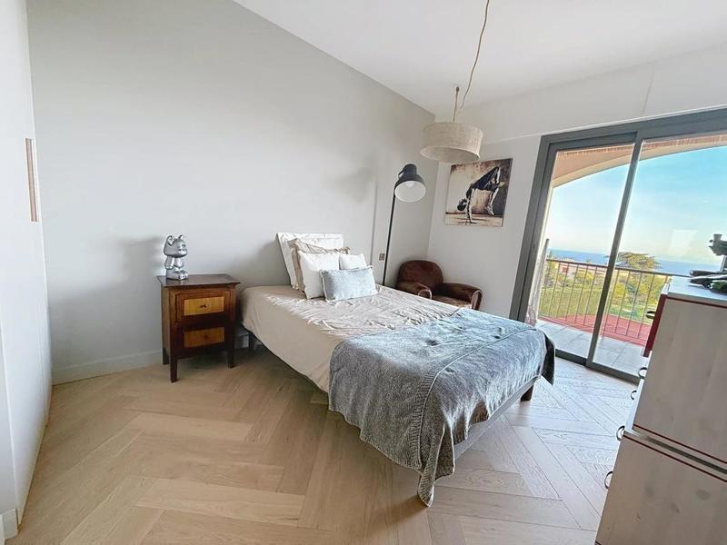 Appartement - 141 m² - 5 pièces