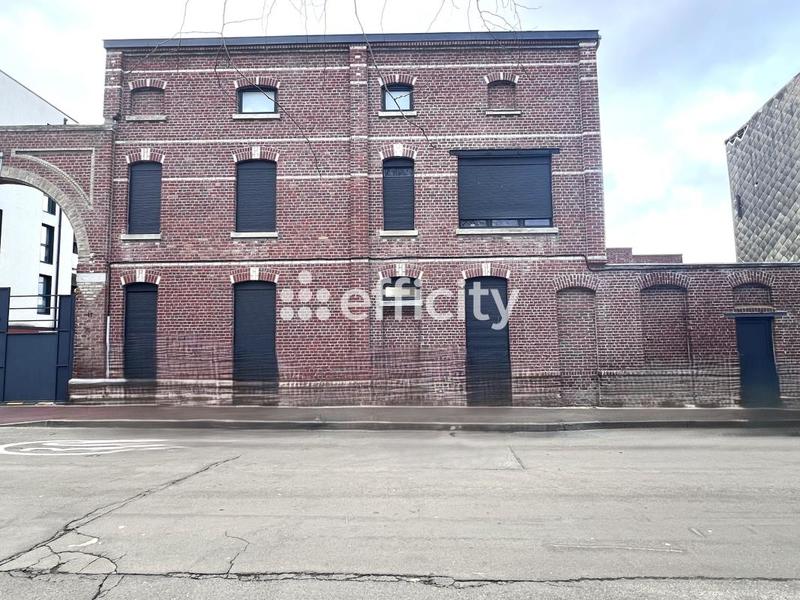 Immeuble - 141 m² - 6 pièces