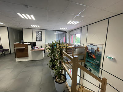 Entrepôt - 1 477 m²