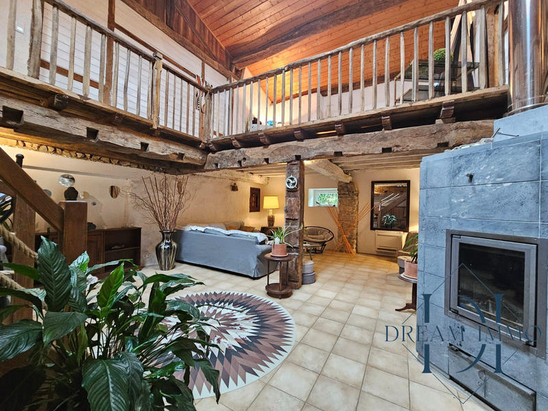 Maison - 380 m² - 7 pièces