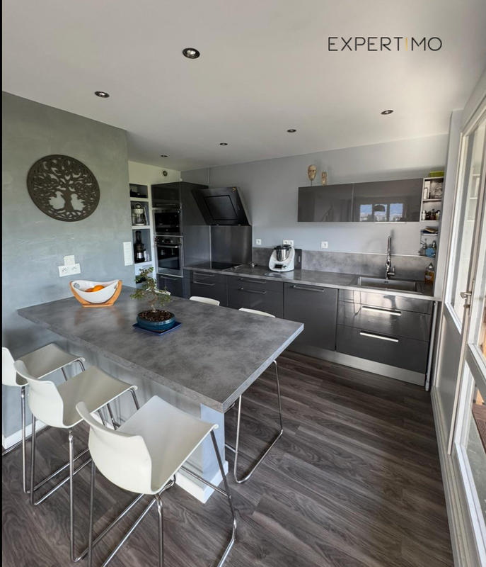 Appartement - 83 m² - 4 pièces