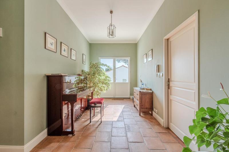 Maison - 214 m² - 5 pièces