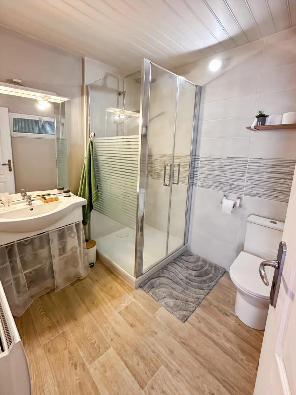 Maison - 268 m² - 9 pièces