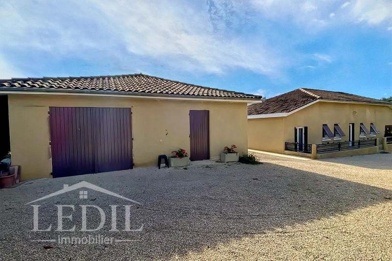 Maison - 212 m² - 6 pièces