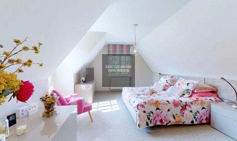 Villa - 221 m² - 8 pièces