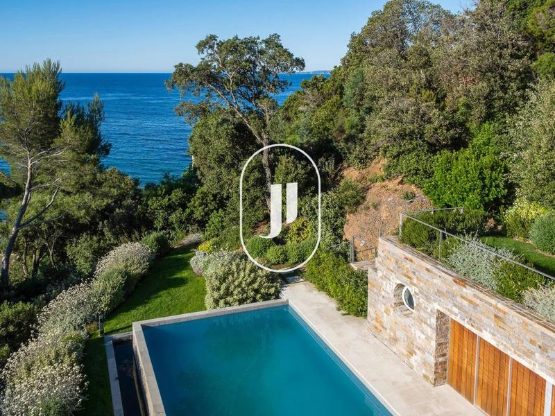 Maison - 300 m² - 7 pièces