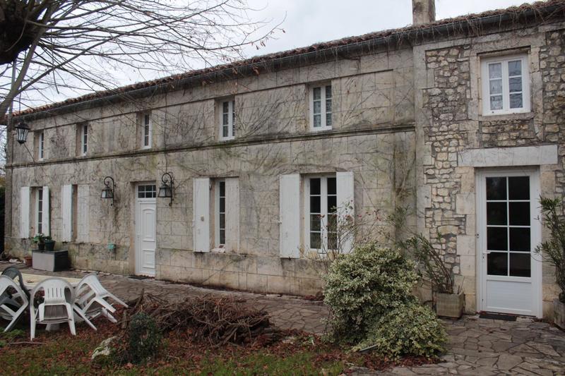 Maison - 280 m² - 15 pièces